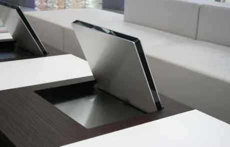 VERSIS 220/75 by ELEMENT ONE VERSIS 220/75 by ELEMENT ONE
